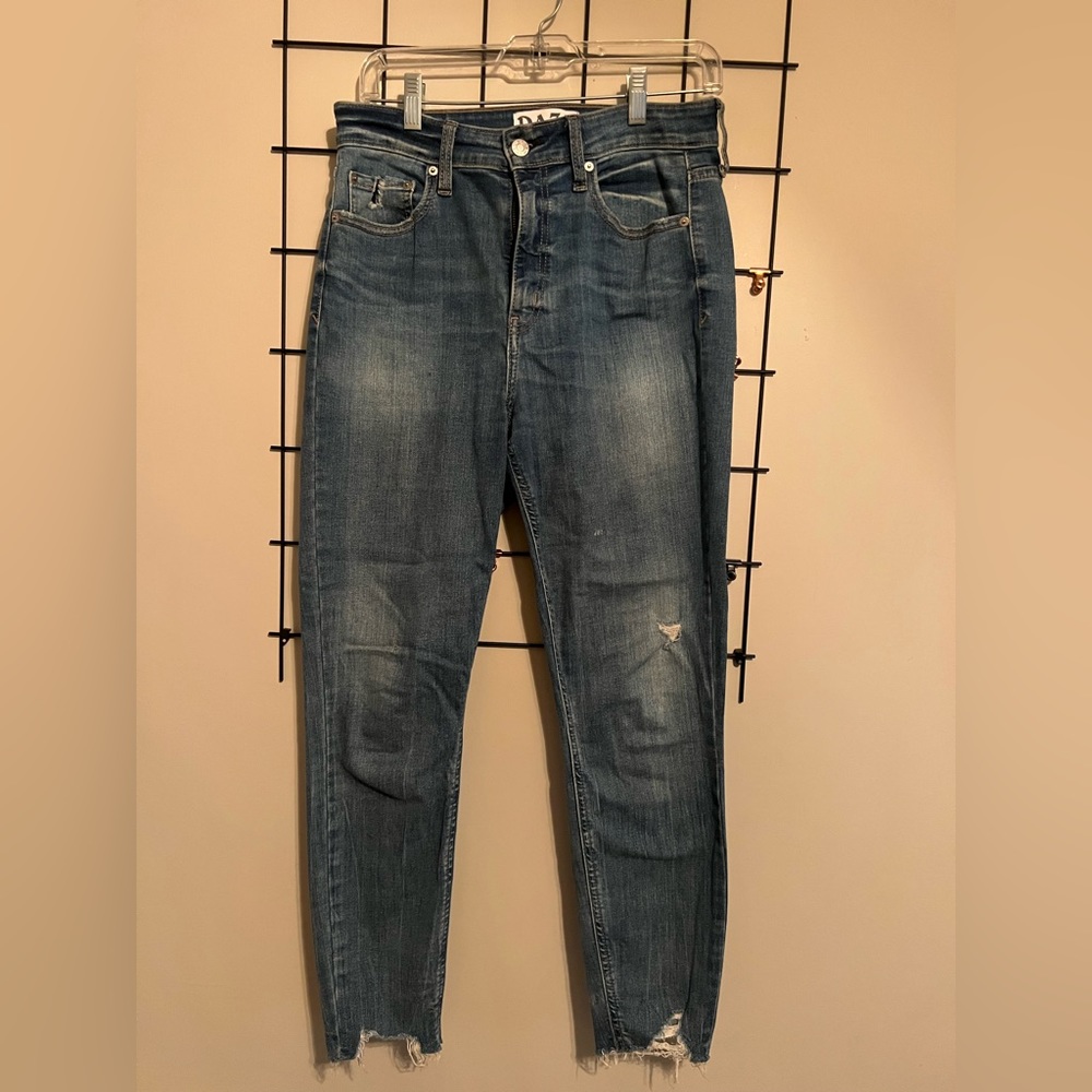DAZE jeans. Skinny. Slightly Distressed.